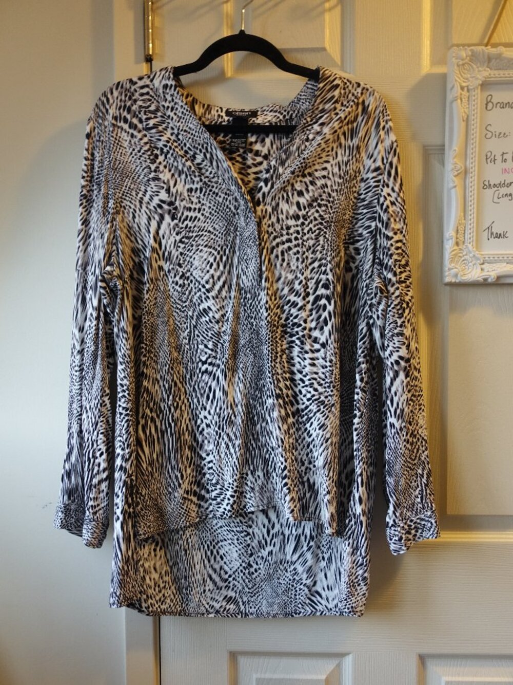 Olsen Long Sleeve V-Neck Animal-Print Tunic - Black & White